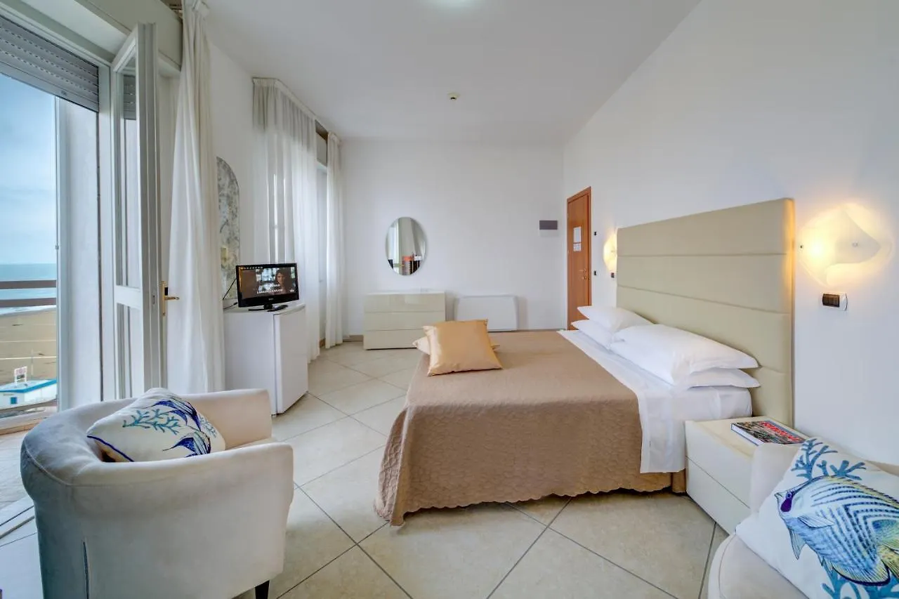 Hotel Carlton Beach Rimini 3*,