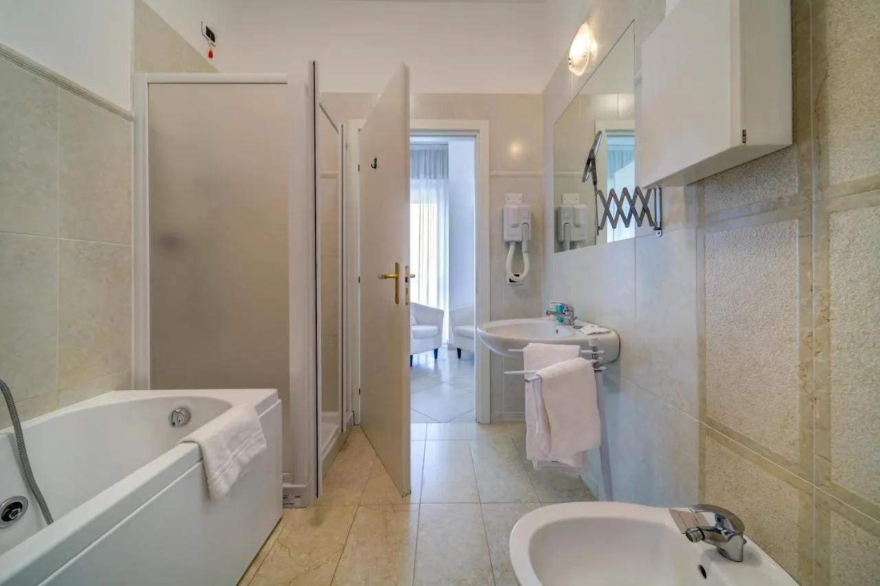 ***  Hotel Carlton Beach Rimini Olaszország
